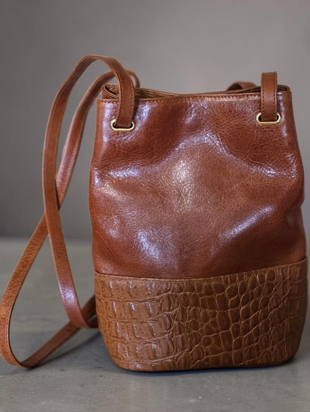 Vintage Portofino Leather Crocodile Croc Allugator Embossed Bucket Crossbody Bag